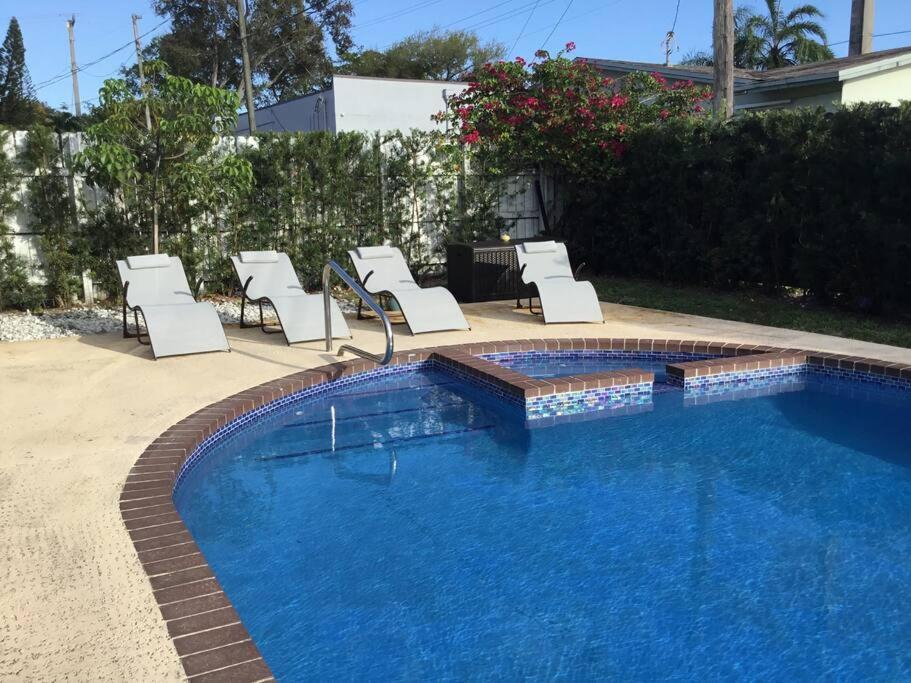 Home With A Pool Close To Beach And Fll Airport Pool Heated October- March Fort Lauderdale Exterior foto