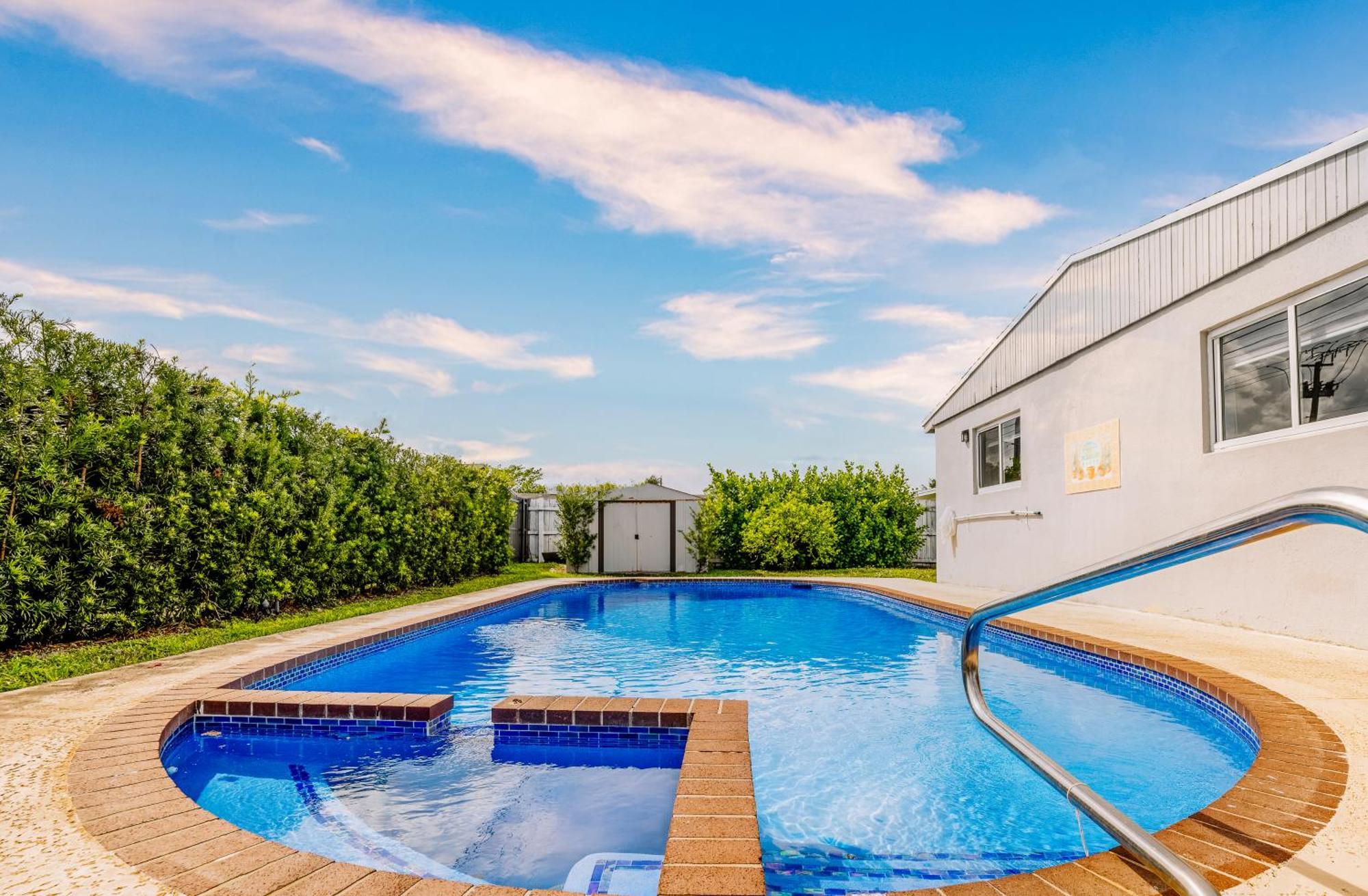 Home With A Pool Close To Beach And Fll Airport Pool Heated October- March Fort Lauderdale Exterior foto