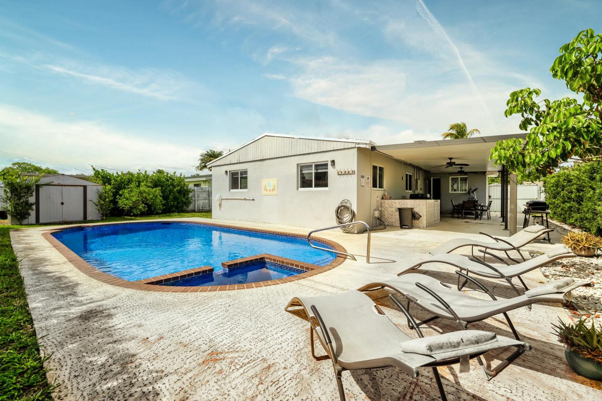 Home With A Pool Close To Beach And Fll Airport Pool Heated October- March Fort Lauderdale Exterior foto